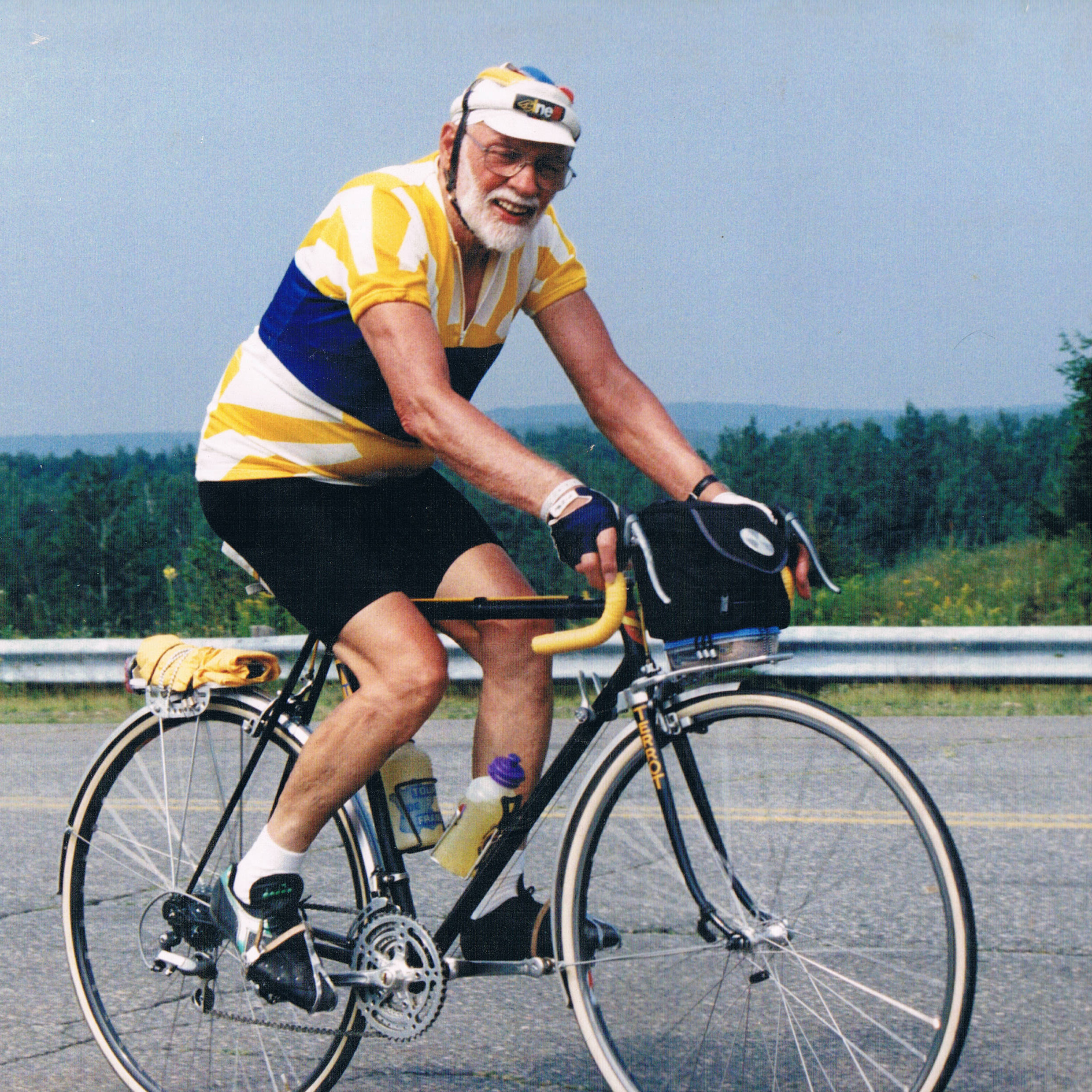 Raymond Vélo_carré.jpg